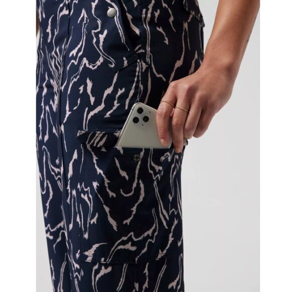 NWT ATHLETA Vienna Cargo Pant Navy Orchid Pink Print Size 14P - Picture 3 of 12